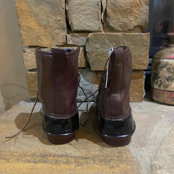 Quilted winter boots NWT - Picture 2 of 6